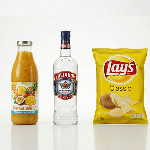 Poliakov 70cl + 1 jus de fruit + 1 chips Lays